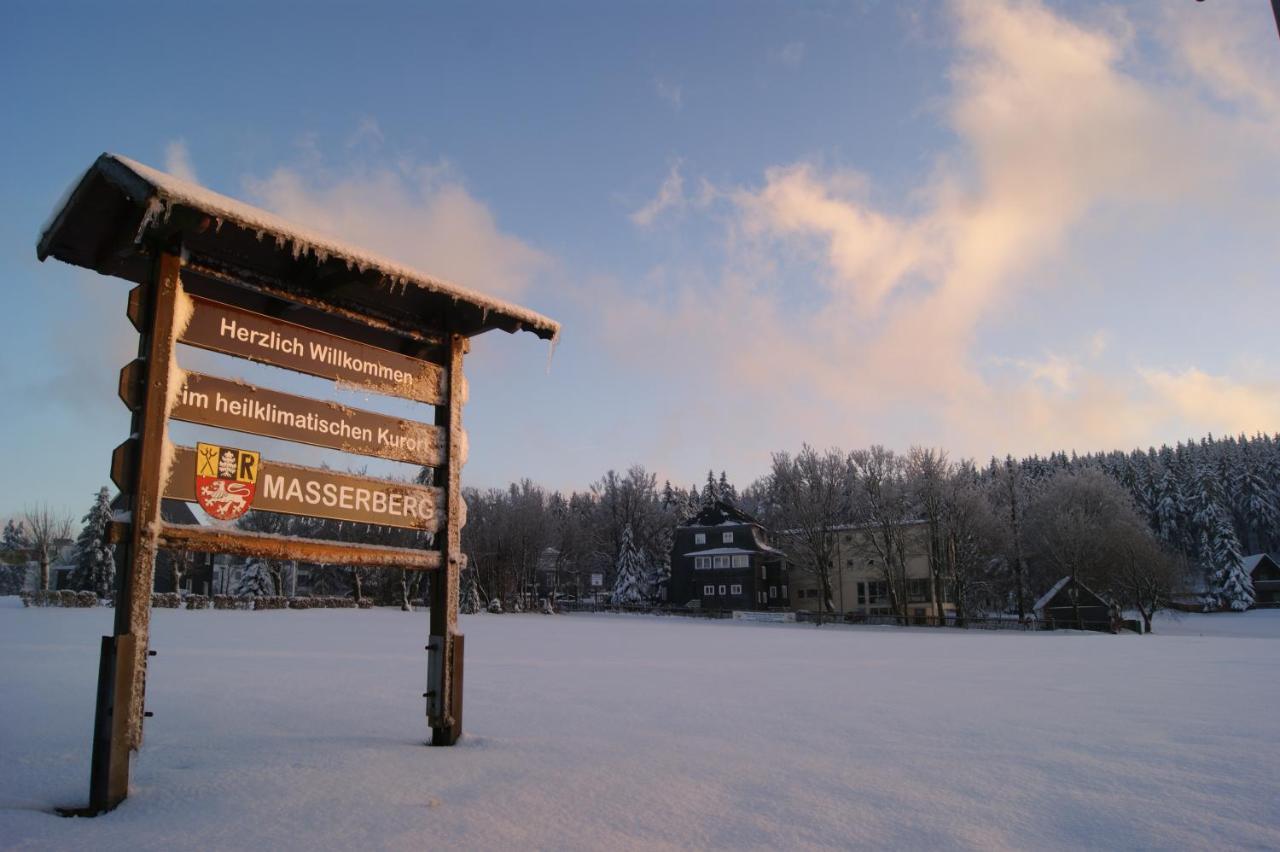 Hotel Haus Oberland Masserberg Exterior photo