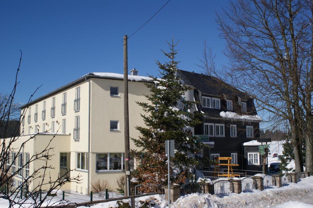 Hotel Haus Oberland Masserberg Exterior photo