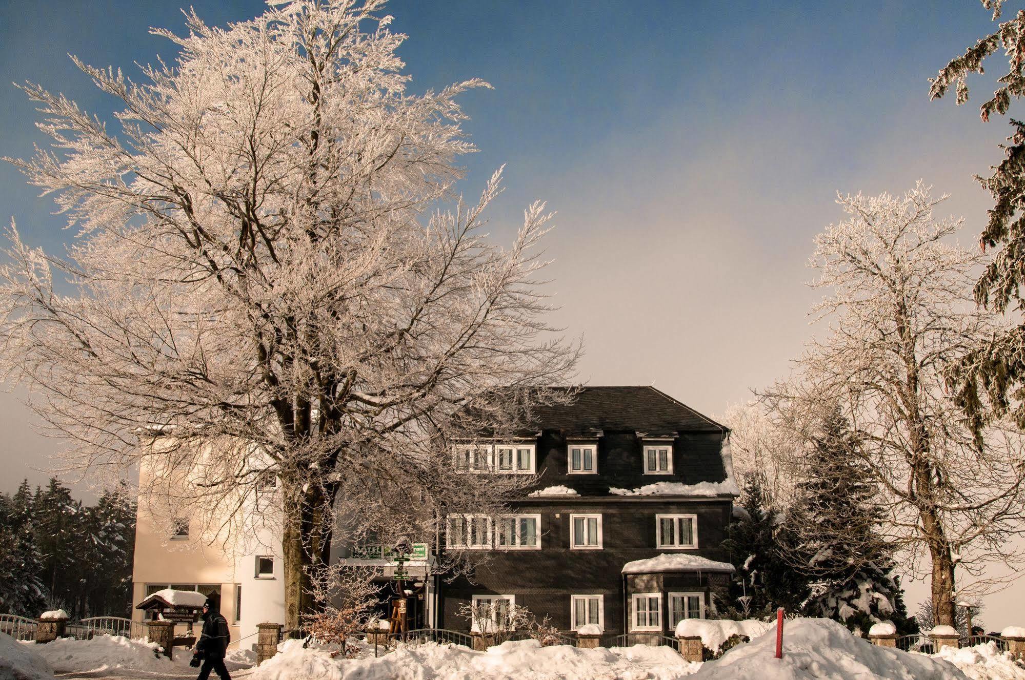 Hotel Haus Oberland Masserberg Exterior photo