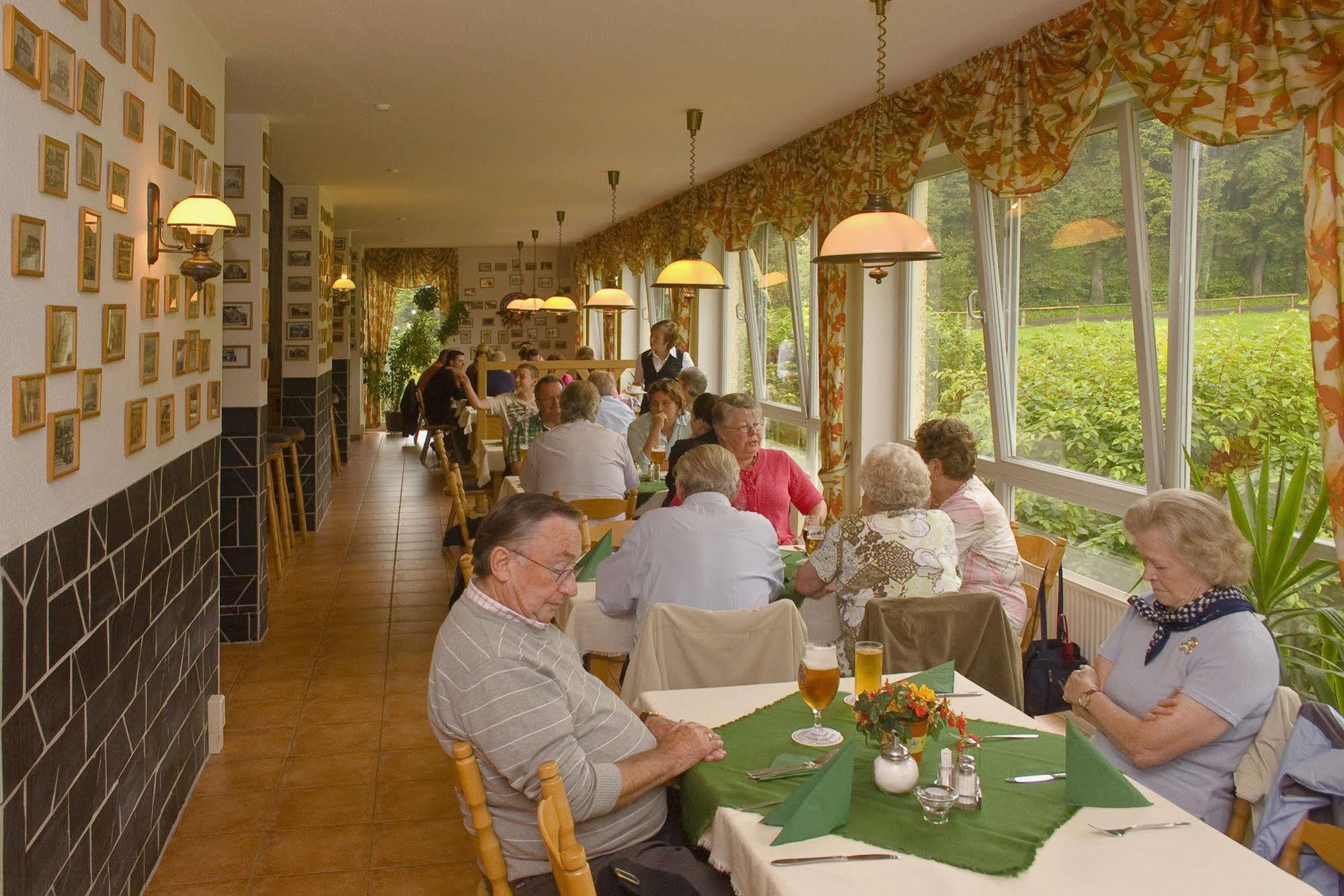 Hotel Haus Oberland Masserberg Exterior photo