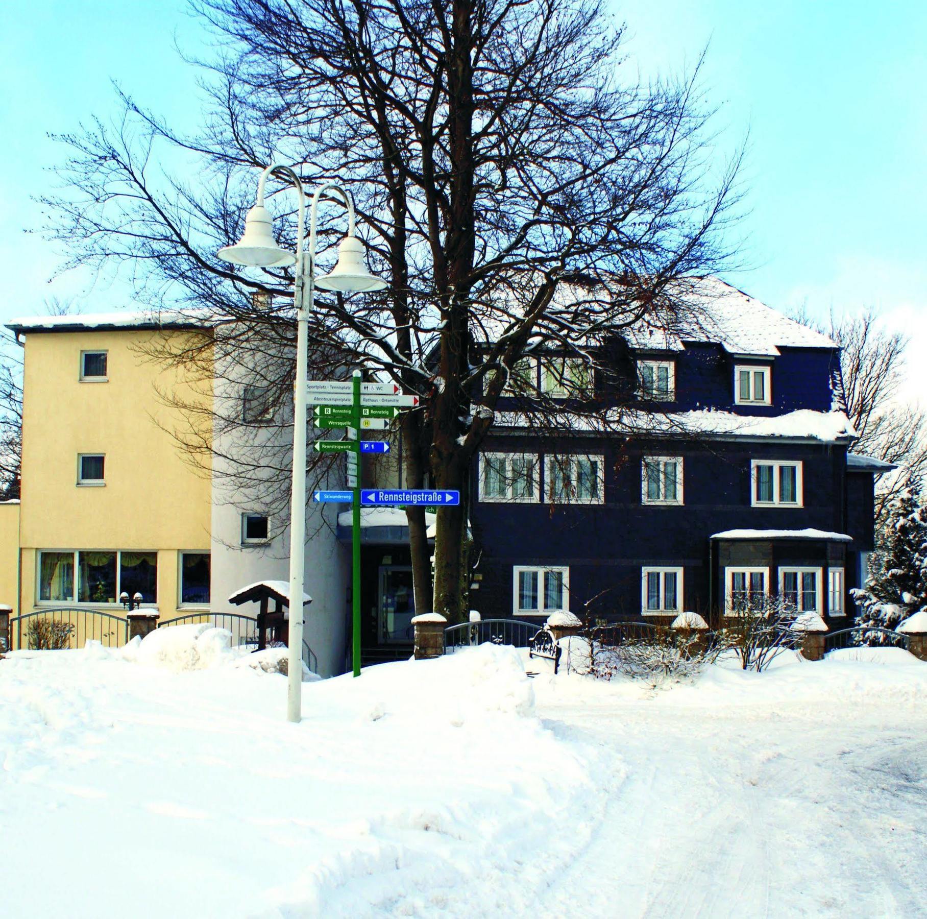 Hotel Haus Oberland Masserberg Exterior photo