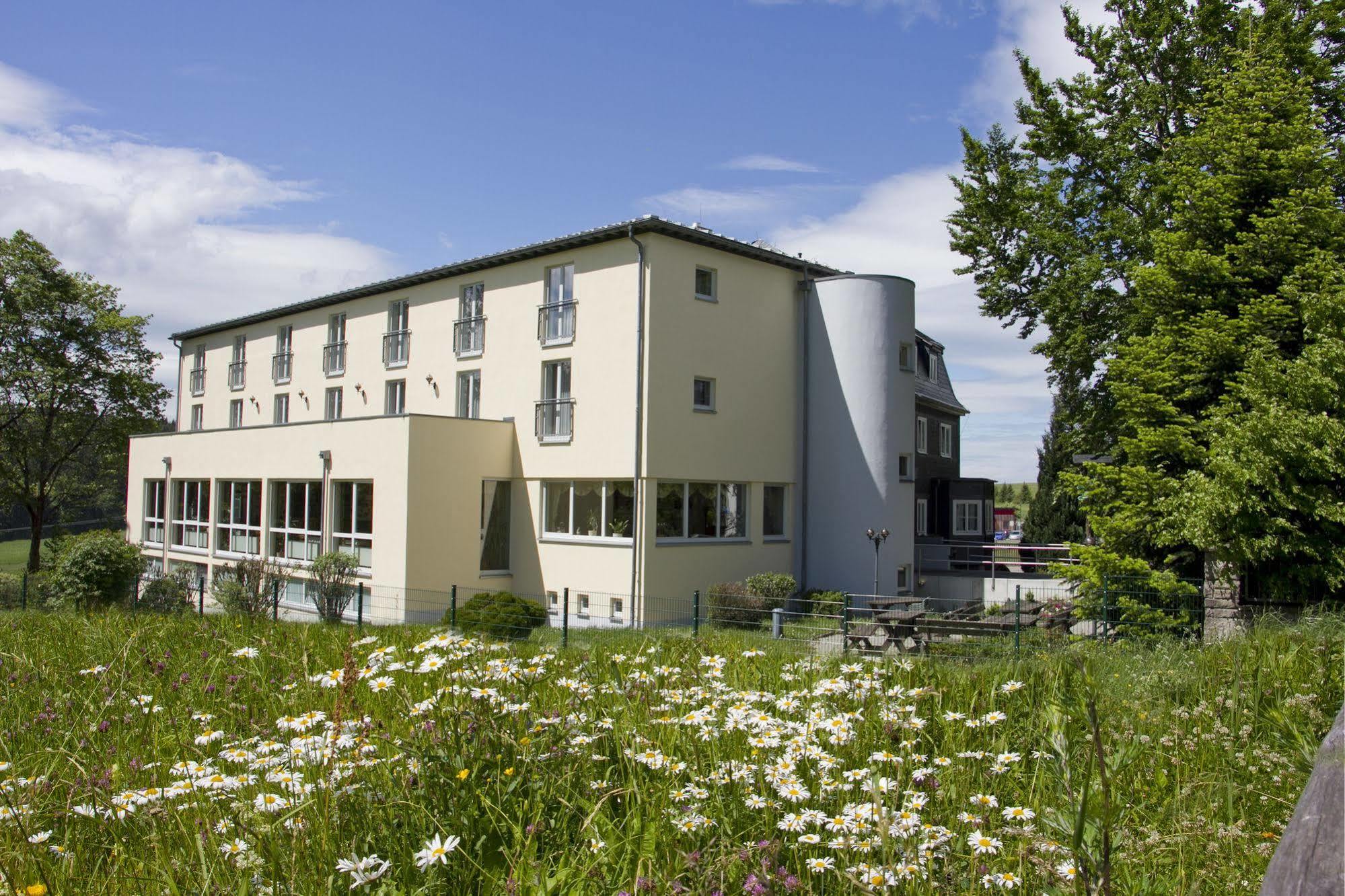 Hotel Haus Oberland Masserberg Exterior photo